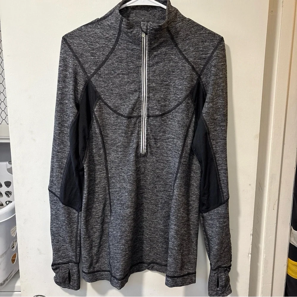 Lululemon Gray Black Run Dash 1/2 Half Zip Pullover Long Sleeve Top Size 10